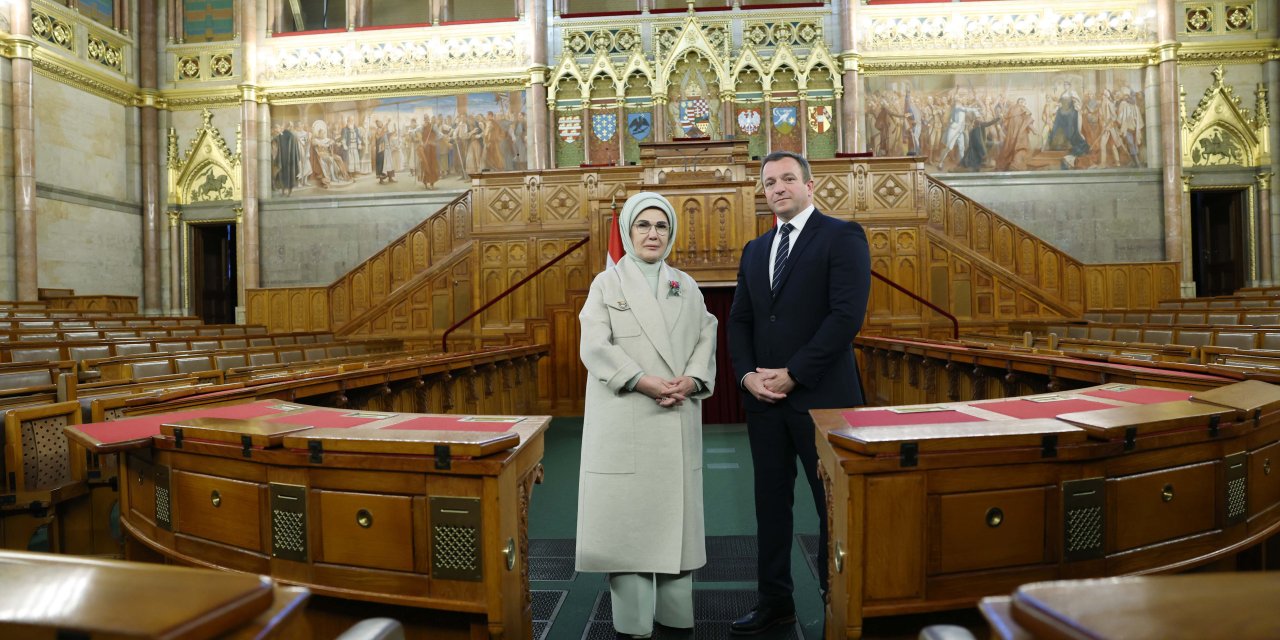 Emine Erdoğan, Macaristan Parlamento Binası İle Türk-macar Kültür Yılı'na Özel Sergiyi Gezdi