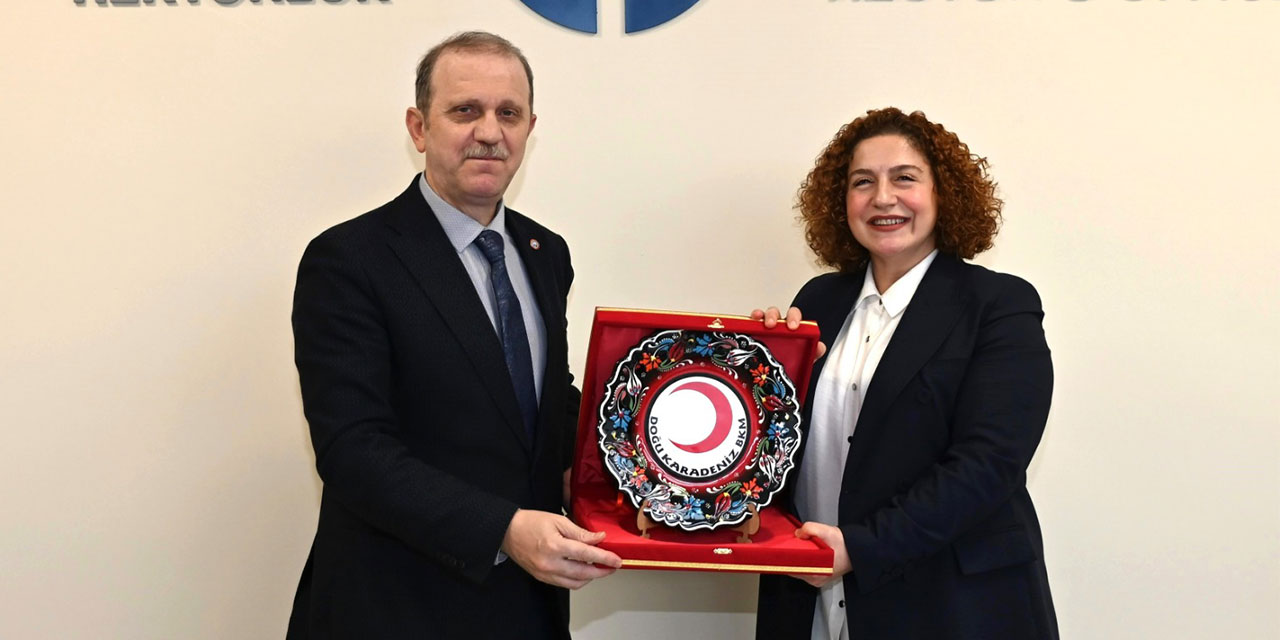 KTÜ Rektörü Prof. Dr. Hamdullah Çuvalcı, düzenli kan bağışına dikkat çekti