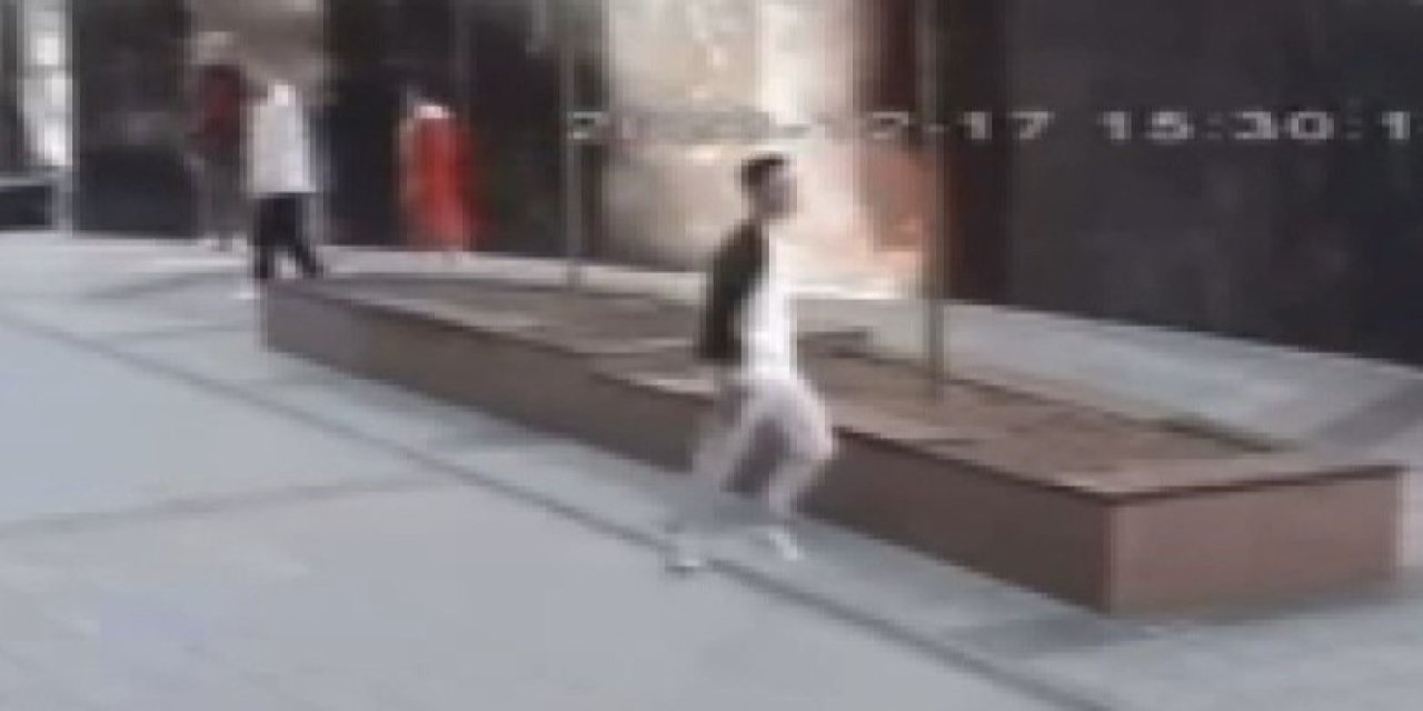 Küçükçekmece'de Liselilerin Silahlı Kavgası: 1'i Ağır 2 Yaralı