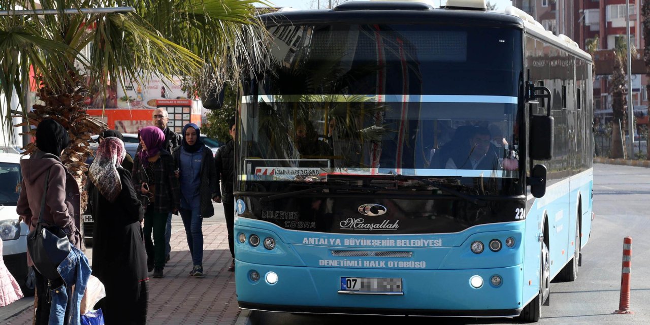 '65 Yaş Üstü, Toplu Ulaşımı Kimliğiyle Ücretsiz Kullanabilir'