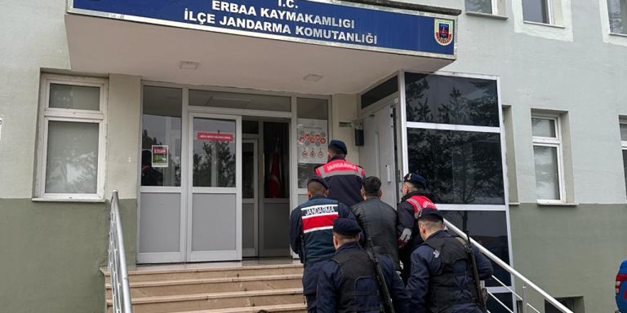 7 İlde 15 Ayrı Suç İşleyen 33 Yıl Hapisle Aranan Hükümlü Yakalandı