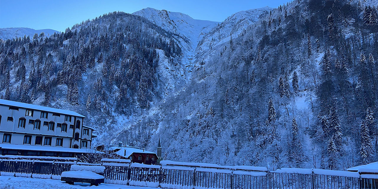 Ayder Yaylası’ndan kartpostallık kar manzaraları