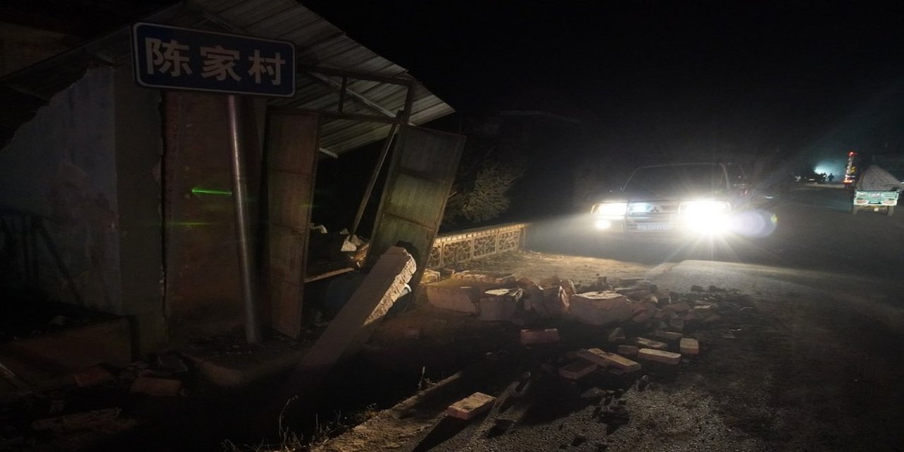 Çin’de Deprem: 111 Kişi Hayatını Kaybetti - Ek Fotoğraflar