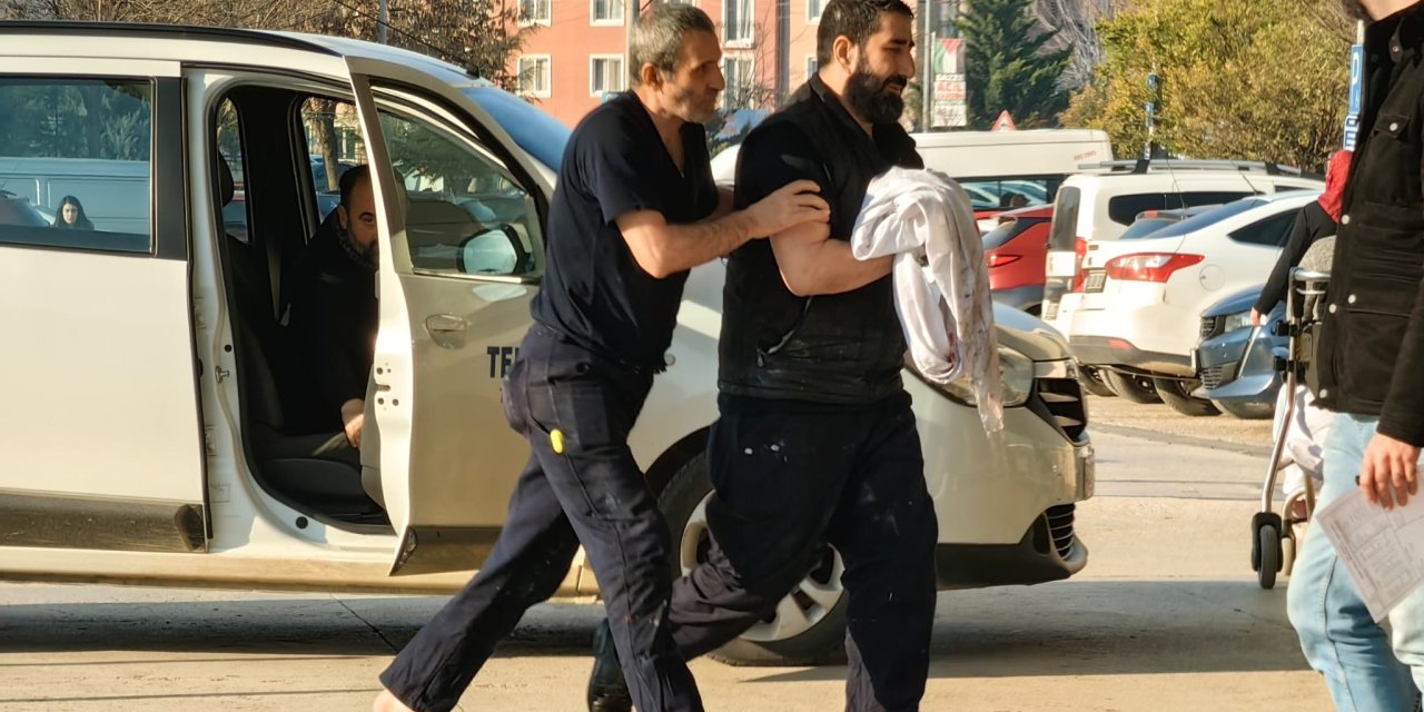 Fabrikada Elini Makineye Kaptıran İşçinin 2 Parmağı Koptu