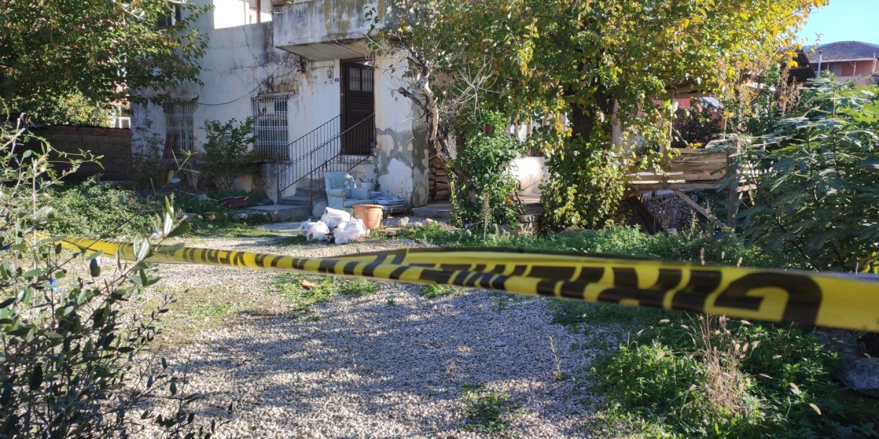 Arkadaşları İle Oturduğu Sırada Başından Tabanca İle Vurularak Öldü- Yeniden