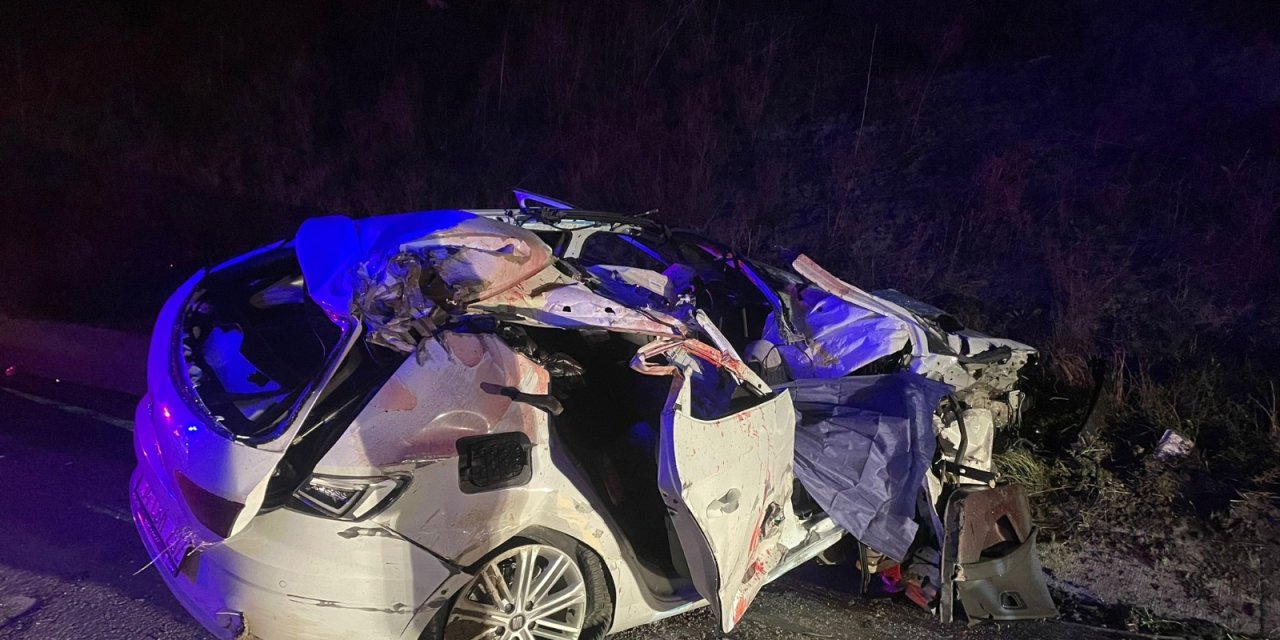 (Ek Fotoğraflarla) Arnavutköy'de Trafik Kazasında 2 Pilot Öldü