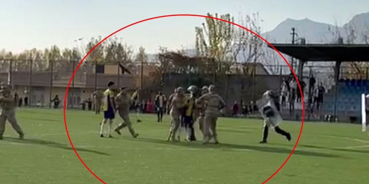 Şırnak’ta Amatör Maçta Hakem Ve Rakip Oyunculara Saldırıya Jandarma Müdahale Etti