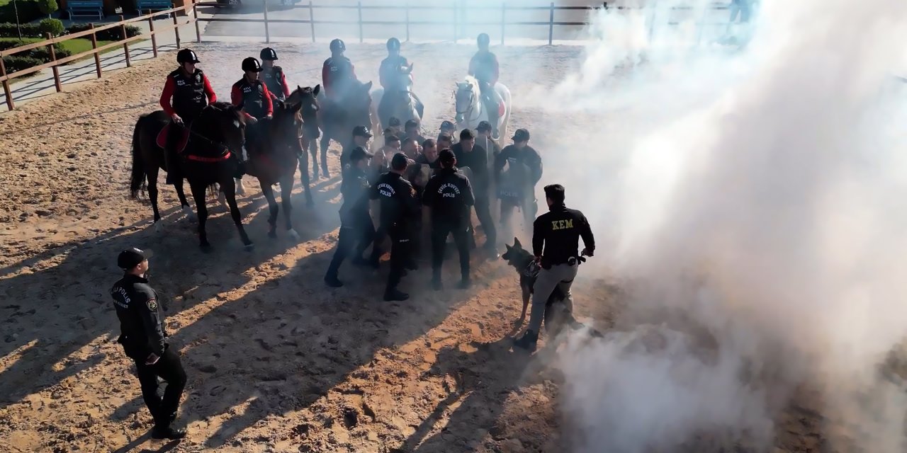 Atlı Polislerden 'izinsiz Gösteriye Müdahale’ Tatbikatı