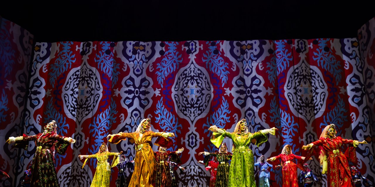 Türkiye Cumhuriyeti’nin 100’üncü Yılı ‘Asrın Destanı’ Gösterisi İle Kutladı