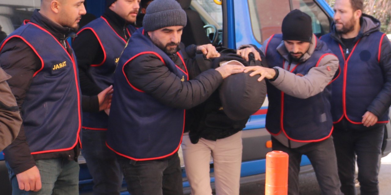 Afyonkarahisar'da Eşi Ve 3 Yakınını Öldürüp Kaçan Koca Yakalandı (4)