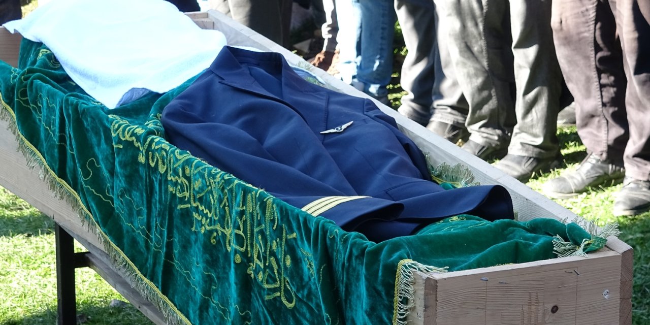 Trafik Kazasında Ölen Pilot Oğuzhan Dağ, Son Yolculuğuna Uğurlandı