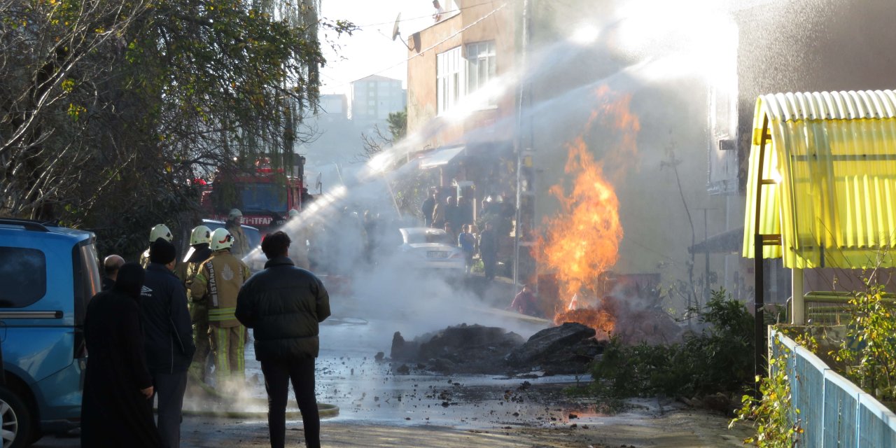 (Geniş Haber)üsküdar'da Yol Çalışması Sırasında Doğalgaz Borusu Patladı