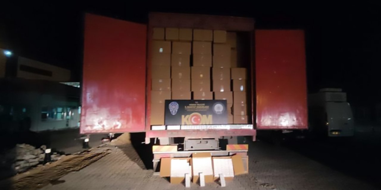 'Tiryaki' İle Aramada 300 Bin Paket Kaçak Sigara Ele Geçirildi