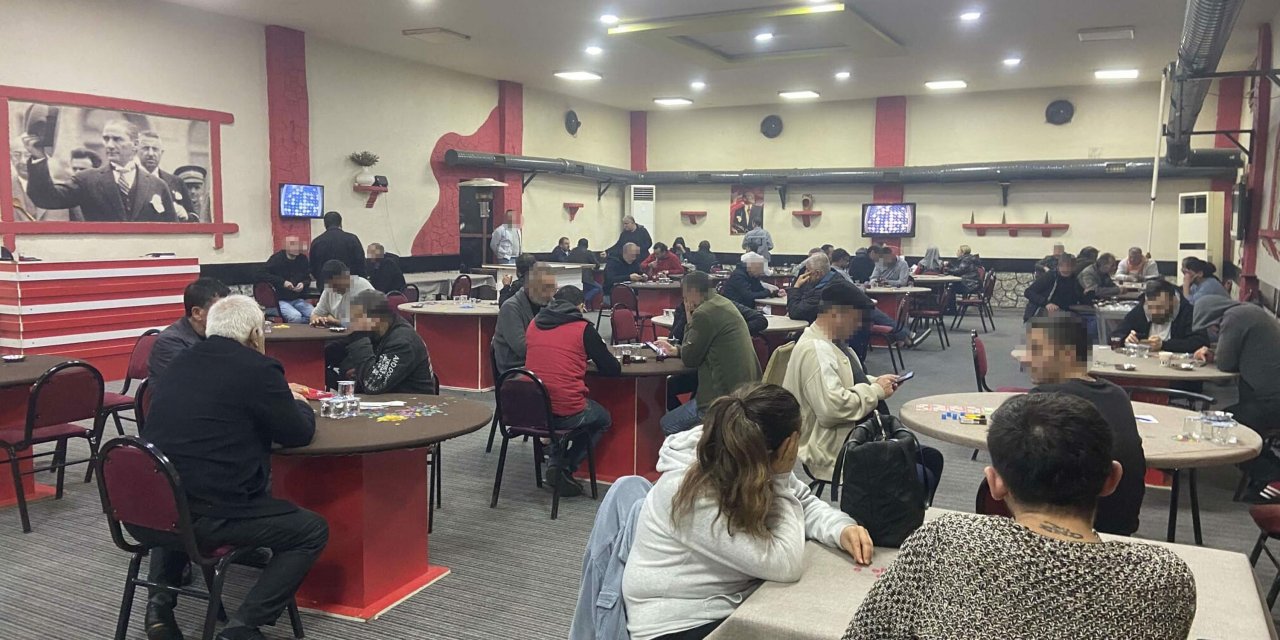 İzmir'de Tombala Oynayan 70 Kişiye 283 Bin Lira Ceza
