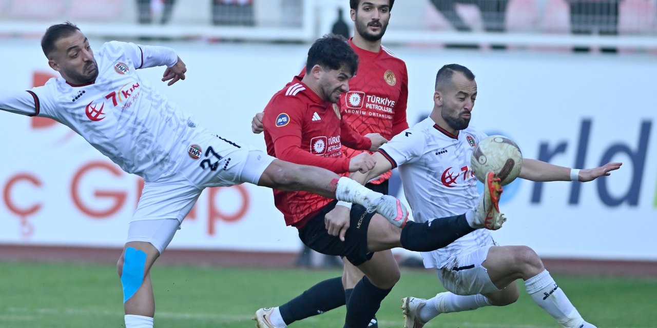 Turgutluspor Finalde Yıkıldı