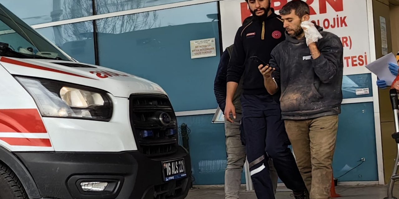 Elini Kesim Makinesine Kaptıran İşçinin İşaret Parmağı Koptu