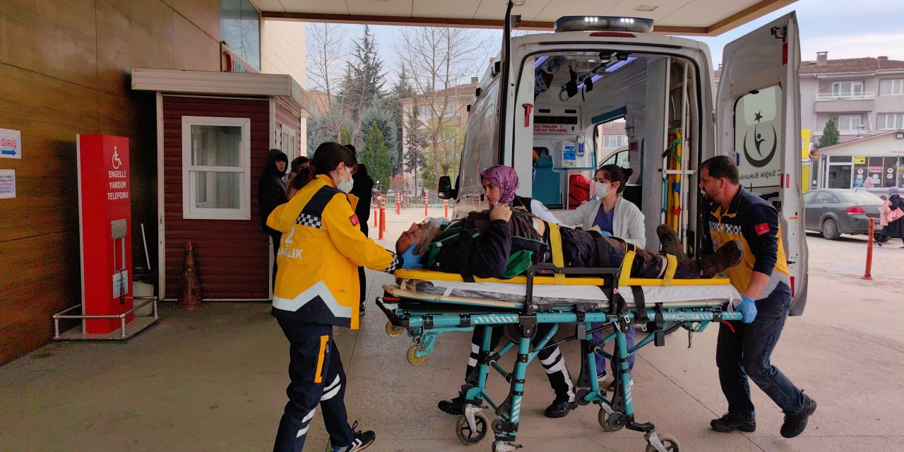 Fabrika Çatısındaki Yangına Müdahale Ederken Düşen İşçi Ağır Yaralandı