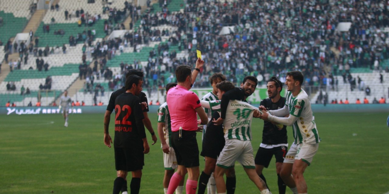 Bursaspor Başkanı Günay: Kavgadaki Hırsı, Keşke Sahada Gösterseydiniz
