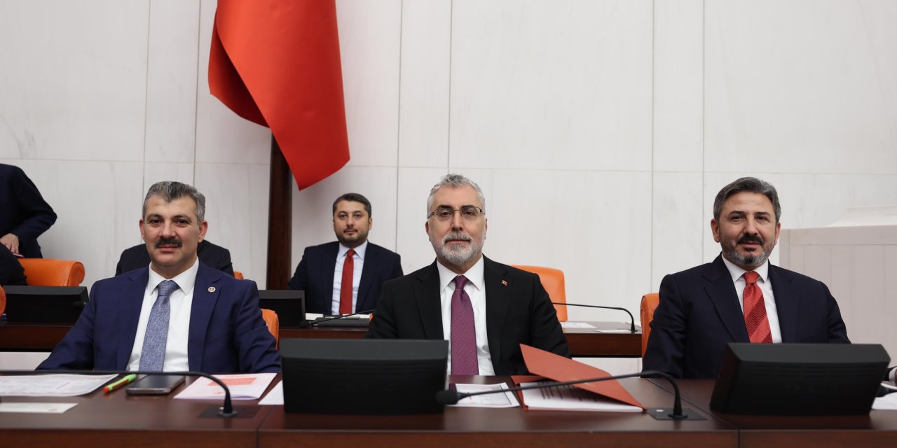 Bakan Işıkhan: Asgari Ücretin Herkesin Mutabık Kaldığı Seviyede Olmasını Ümit Ediyoruz