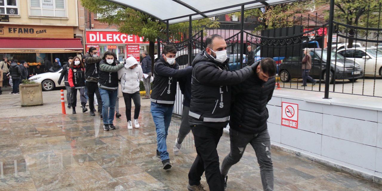 Eskişehir’de Uyuşturucu Ticareti Operasyonu; 19 Gözaltı
