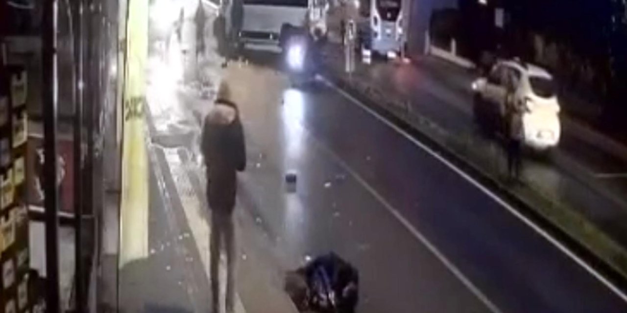 Minibüsün Çarptığı Motosikletteki 2 Kişi Yaralandı