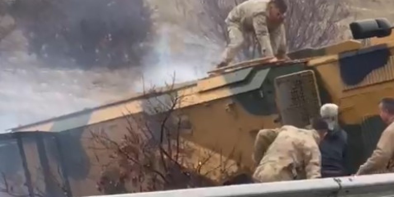 Mardin'de, Zırhlı Askeri Araç Şarampole Devrildi: 2 Yaralı