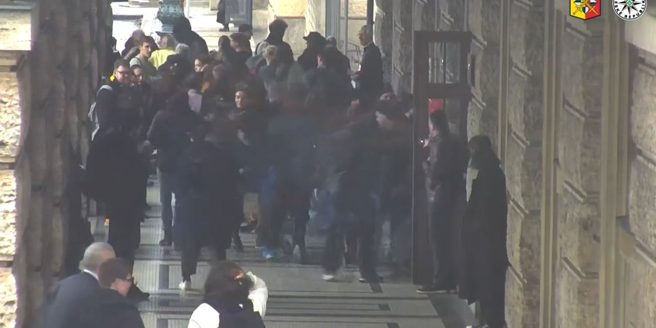 Prag Polisi 15 Kişinin Öldüğü Saldırıya İlişkin Operasyon Görüntülerini Paylaştı