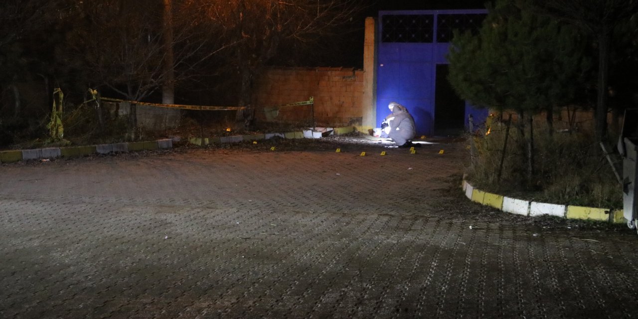 Eşi Ve 3 Yakınını Öldüren Koca: Minibüsün Camlarını Yumruklayınca Ateş Ettim