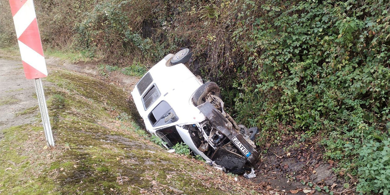 Trabzon'da minibüsün şarampole devrildiği kazada sürücü yaralandı