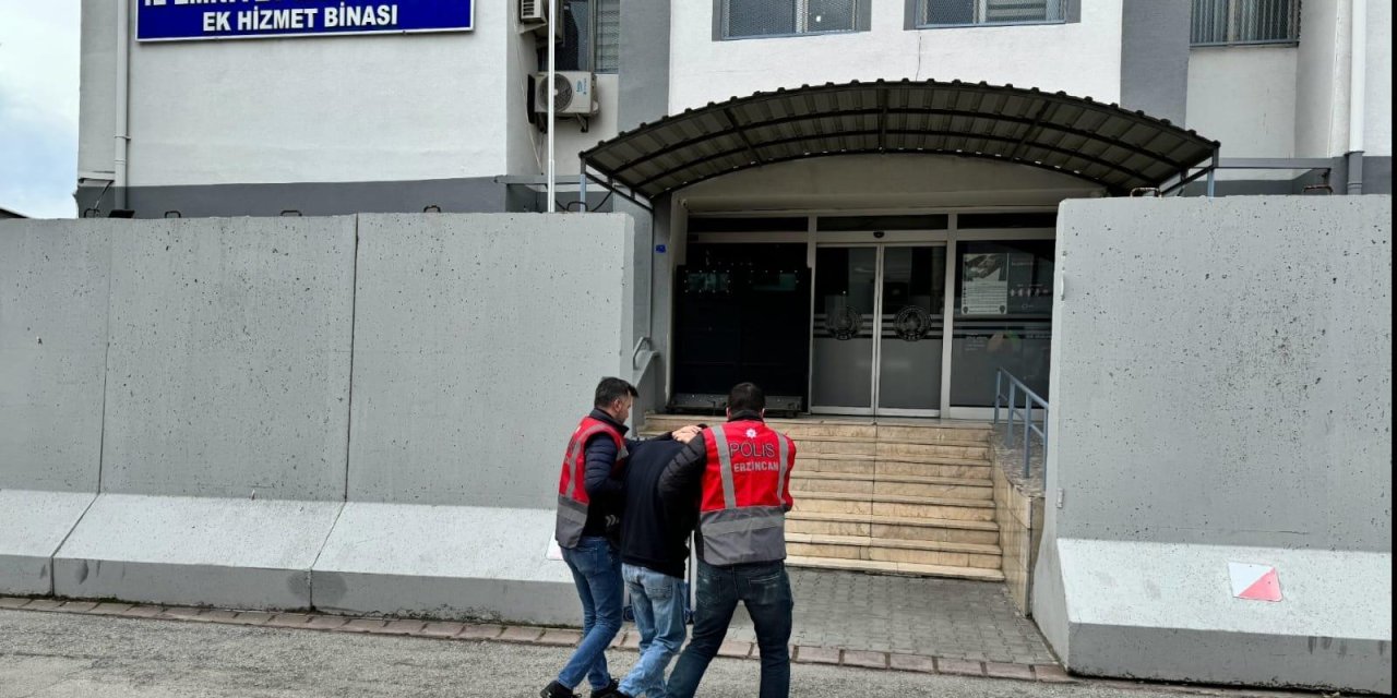 İstanbul'da Döviz Bürosu Çalışanını 6 Milyon Tl Gasbeden Şüphelilerden 1'i Erzincan'da Yakalandı