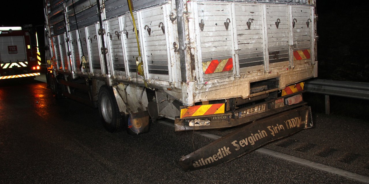 Kamyonla Çarpışan Ambulanstaki Hasta Kurtarılamadı; 4 Yaralı