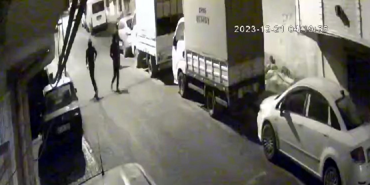 Avcılar'da Bir Dakikada Minibüsü Çaldılar