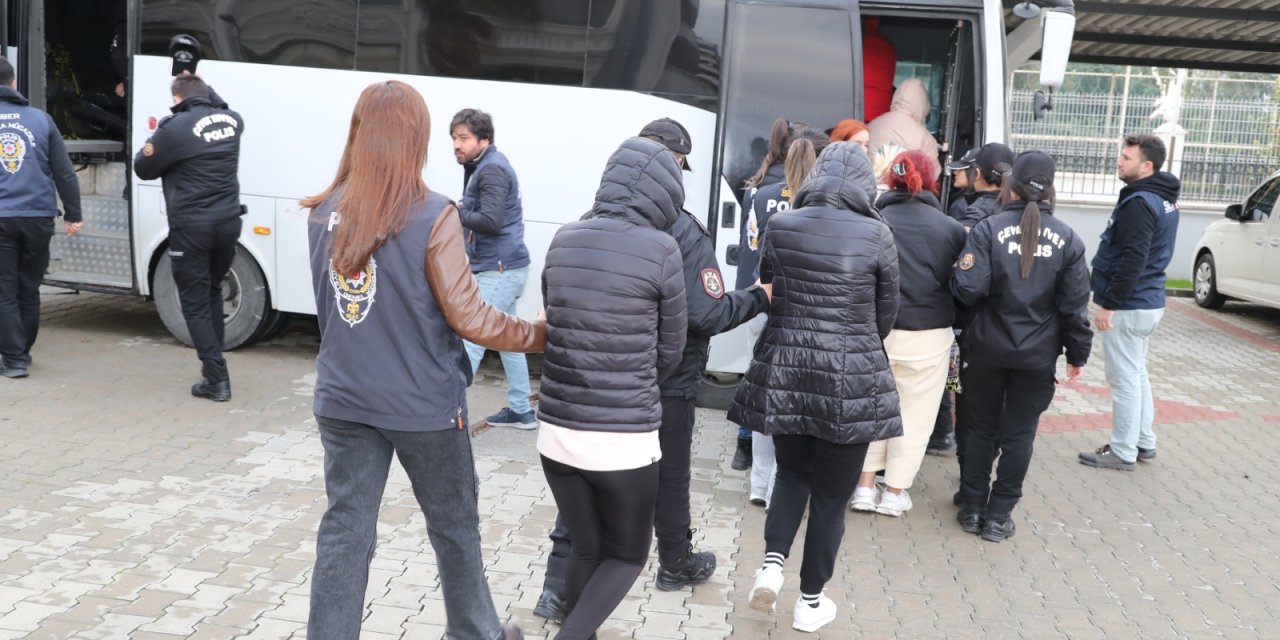 Mersin'de Yasa Dışı Bahise 13 Tutuklama