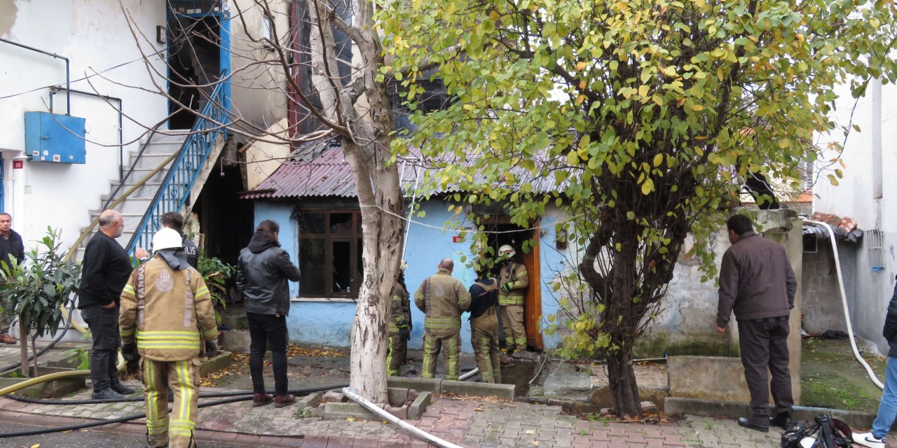 Ümraniye'de Eşiyle Kavga Eden Madde Bağımlısı Evini Ateşe Verdi