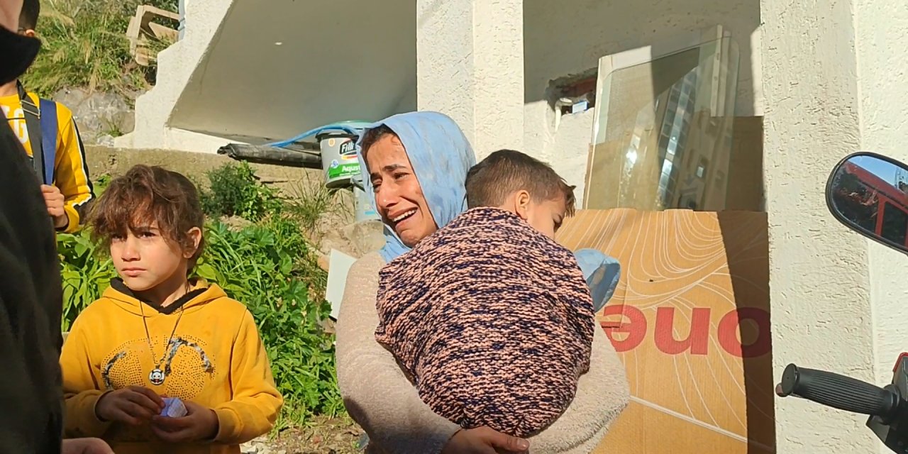 Yangında Mahsur Kalan Anne Ve 5 Çocuğunu Komşuları Kurtardı