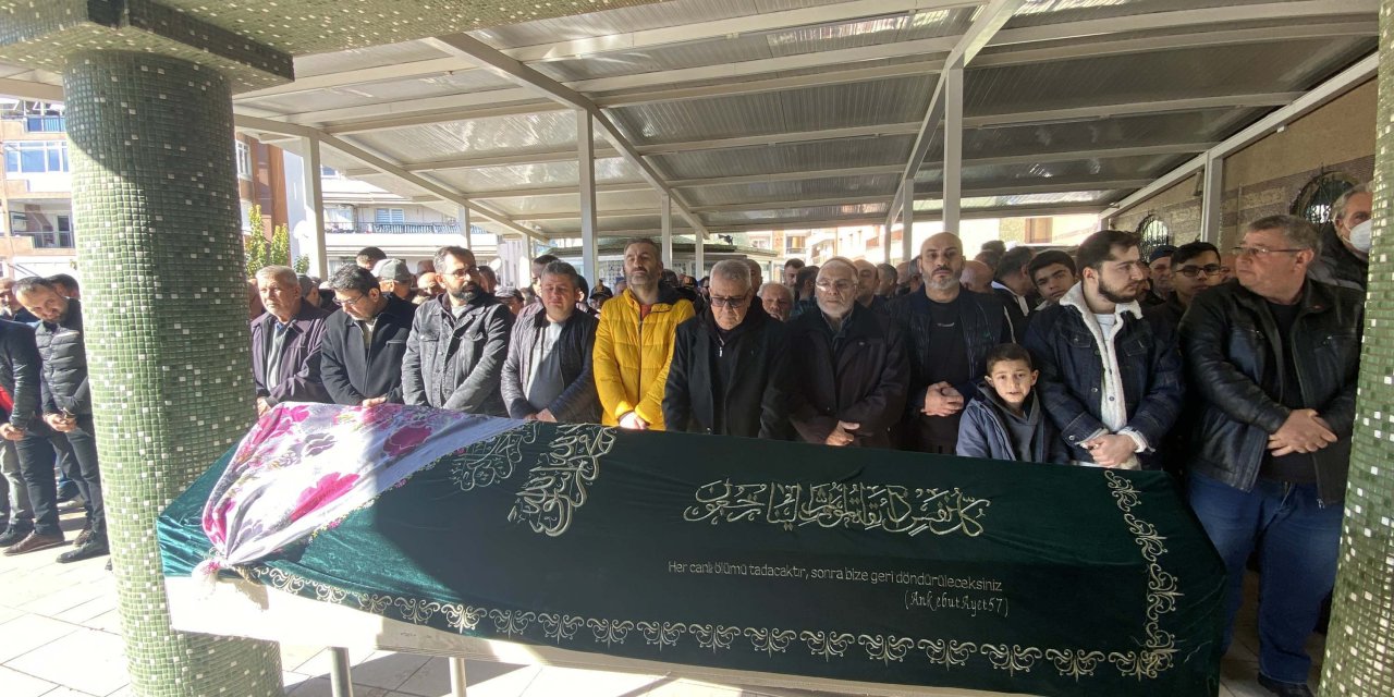 Boşanma Aşamasındaki Eşinin Parkta Vurduğu Gözde, Toprağa Verildi