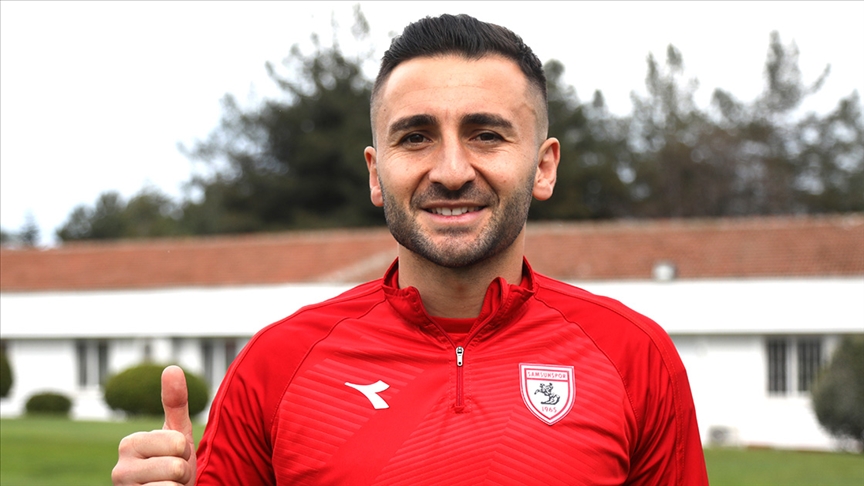 Çocukken tribünden desteklediği Samsunspor ile şampiyon olmak istiyor