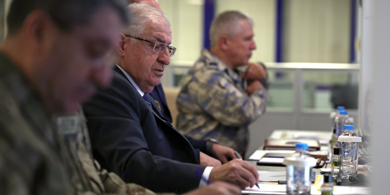 Bakan Güler,  29 Hedefin İmha Edildiği Hava Harekatlarını Sevk Ve İdare Etti