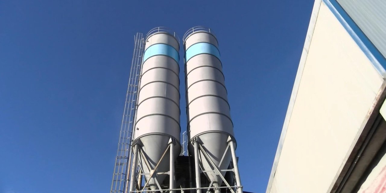 Hadımköy'de İşçi Beton Mikserine Düştü-1