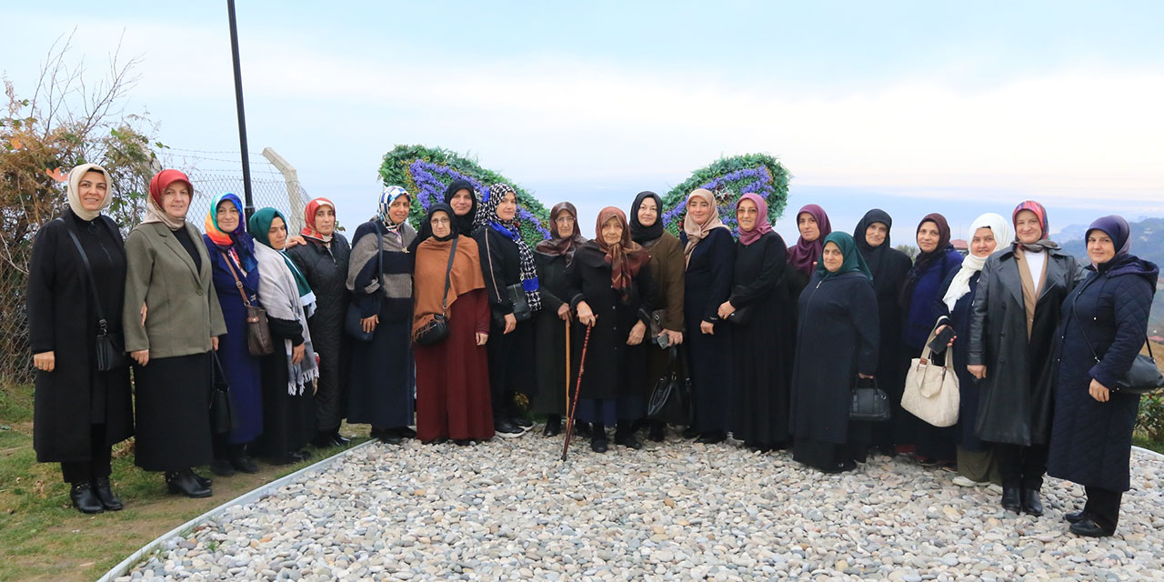 Rize Belediyesi'nden Yaşlı Kadınlara Dilruba Buluşmaları