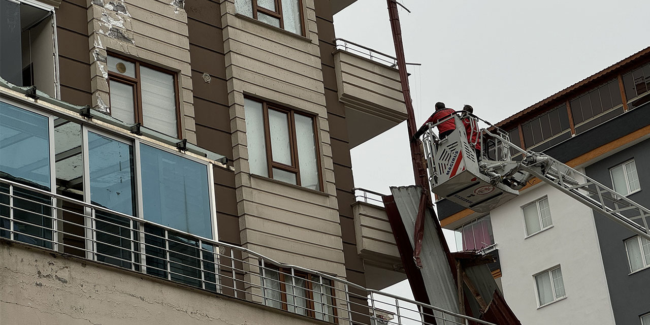 Rize’de şiddetli fırtına: “Uykudan patlama sesi ile uyandım”