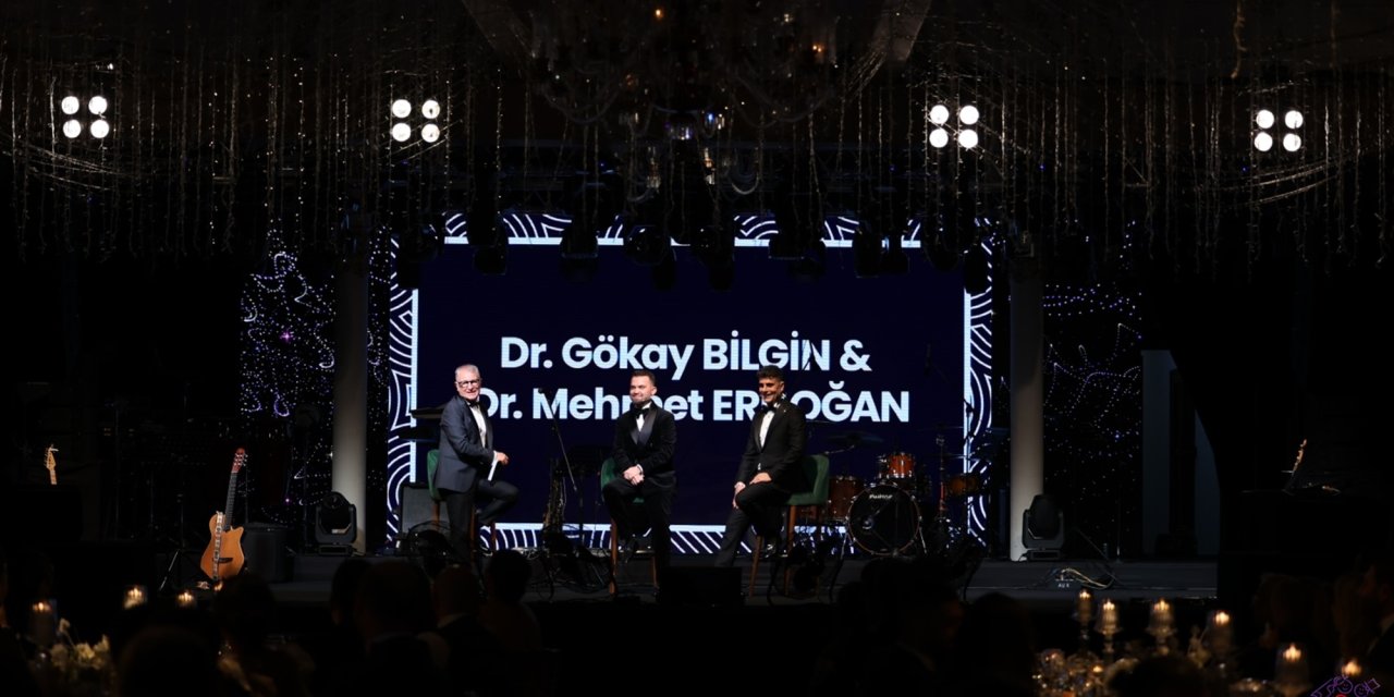 Smile Hair Clinic 5’inci Kuruluş Yılını Kutladı; İrem Derici Sahne Aldı