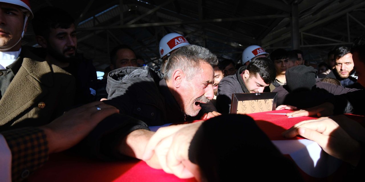 Şehit Uzman Çavuş İyem'in Cenazesi Gaziantep'e Getirildi (2)