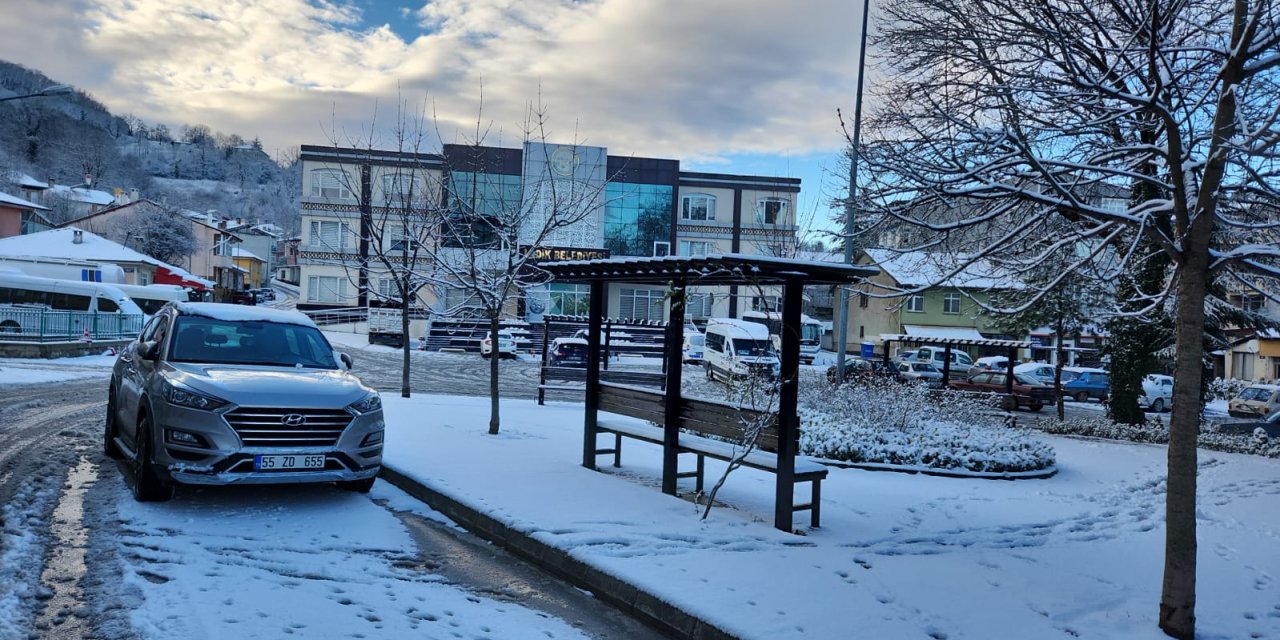 Samsun'da Kar Yağışı; Kayak Merkezinde Kar Kalınlığı 20 Santim