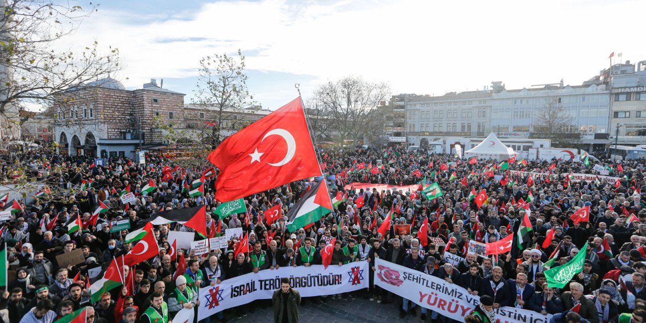 İstanbul'da Binlerce Kişi Terörü Ve İsrail'i Lanetledi
