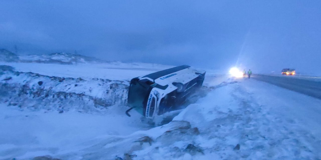 Doğu Anadolu Kara Teslim; Yollar Kapandı, Çok Sayıda Kaza Meydana Geldi
