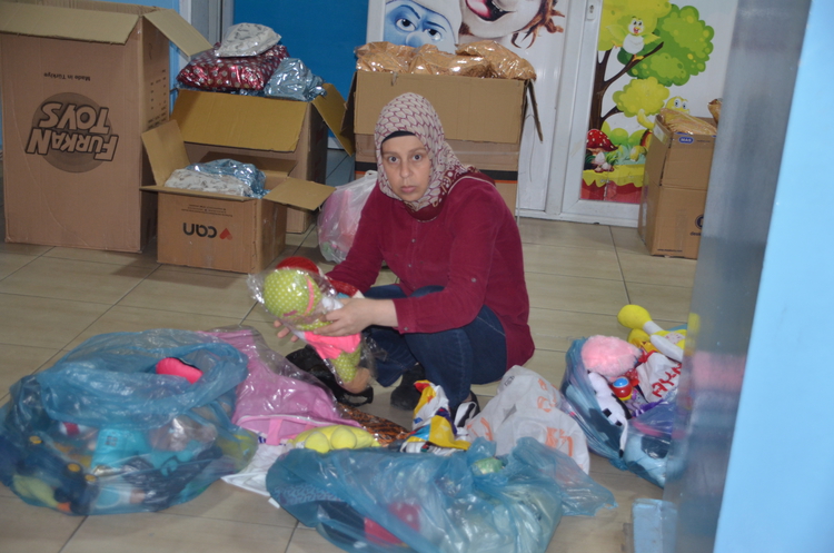 Muş'ta öğretmen ve öğrencilerin topladığı oyuncaklar depremzede çocuklara ulaştırılacak
