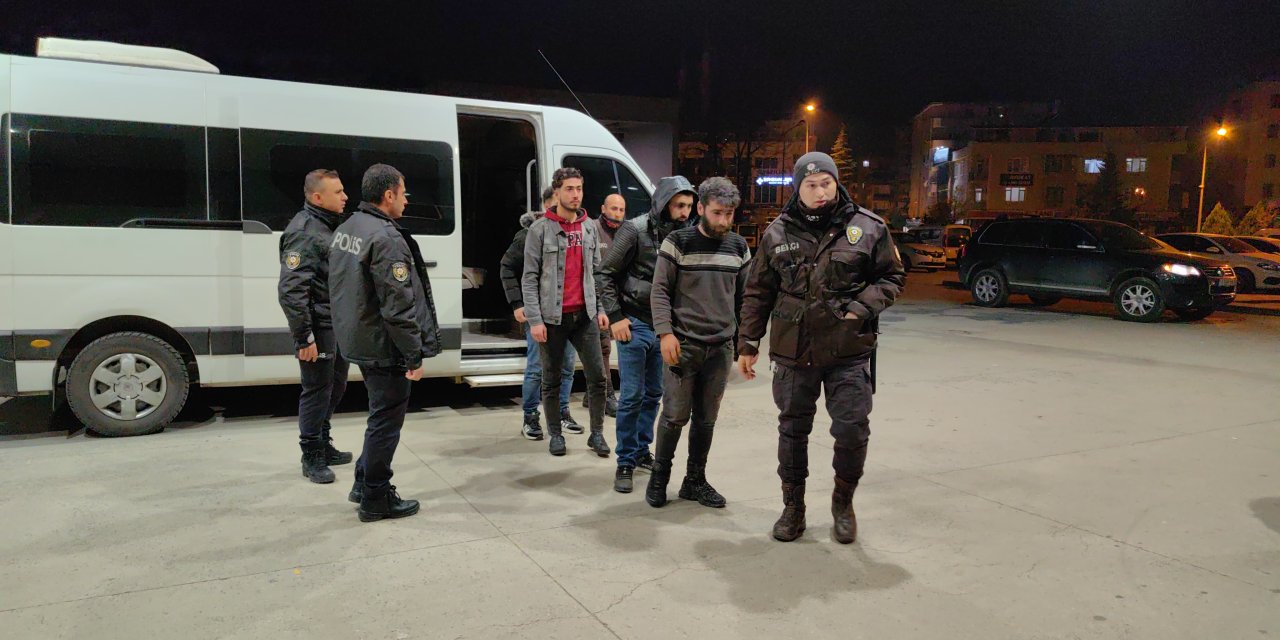 Bursa'da, 28 Kaçak Göçmen Yakalandı