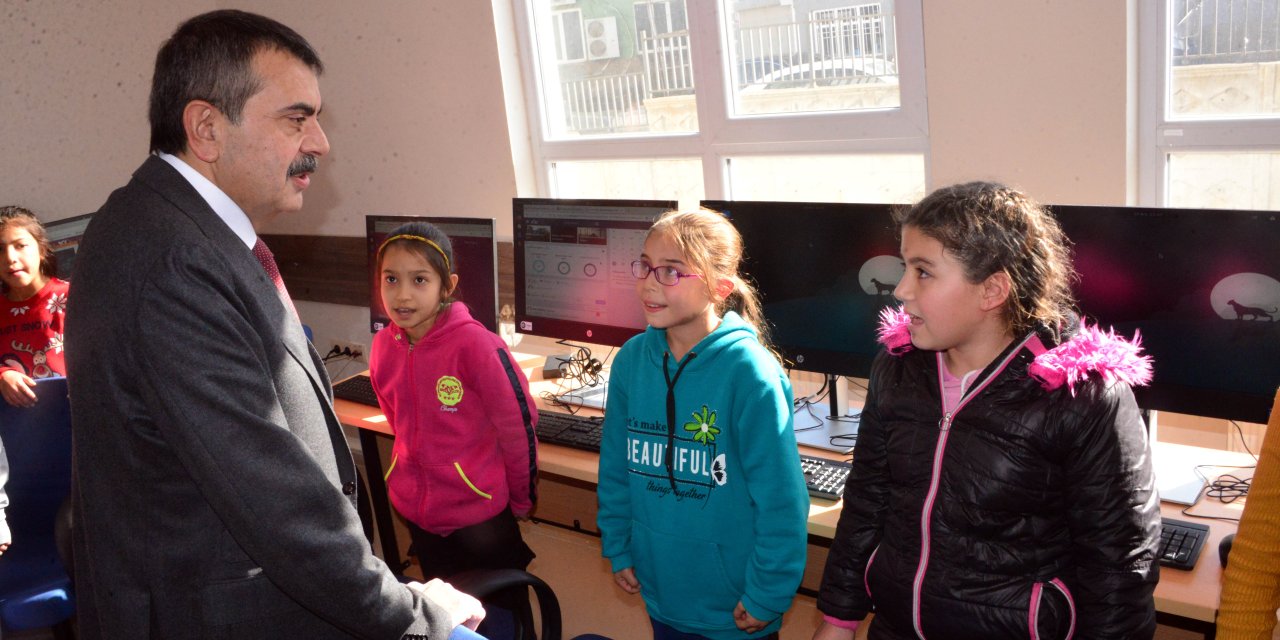 Bakan Tekin, Kahramanmaraş'taki Okullarda İnceleme Yaptı