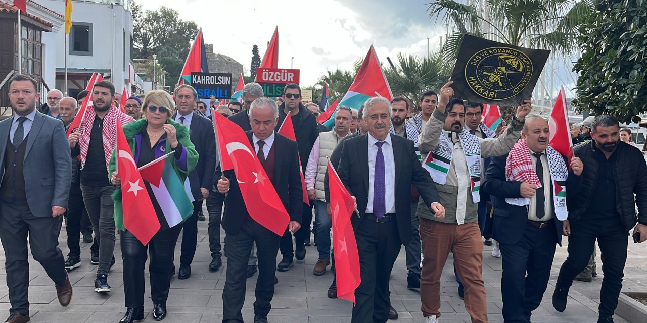 Bodrum'da Şehitler Ve Filistin İçin Yürüyüş